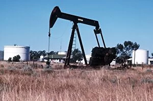 Images Dated 20th October 1976: Oil Pump in Moonie oil fields Moonie known as a nodding donkey