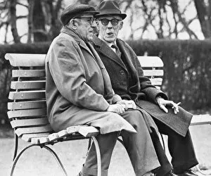 Images Dated 1st June 1975: Old Tom Hiscock (left) and his good friend 'snuffy2 relax on a park bench