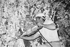 Opal mining at Lightning Ridge, New South Wales, Australia. 25th September 1977 Opal mining at Lightning Ridge, New South Wales, Australia. 25th September 1977