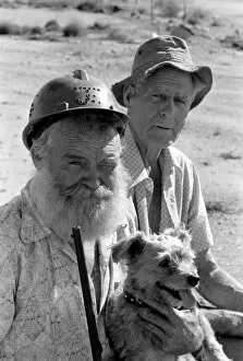 Images Dated 12th April 1977: Outback: Rural: Marble Bar Western Australia: 68 year old Ken Macpherson with his dog 13