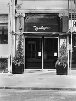 Outside Bootleggers nightclub. April 1983 P018529 Outside Bootleggers nightclub. April 1983 P018529