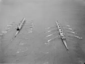 Oxford (Left) edge into the lead against Cambridge in the 100th University boat race Oxford (Left) edge into the lead against Cambridge in the 100th University boat race