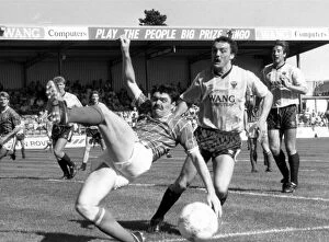 Images Dated 15th August 1987: Oxford United v Portsmouth league match at the Manor Ground August 1987