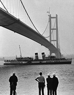 Images Dated 11th May 1981: The paddle steamer Waverley passes under the Humber Bridge as it nears completion