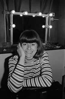 Images Dated 6th April 1977: Pam Ayres in her dressing room at the Bristol Hippodrome. 6th April 1977