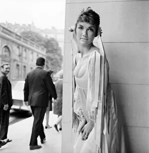 Images Dated 19th July 1970: Paris fashions: Sheila Bailey, American swimming champion now modelling in Paris in multi