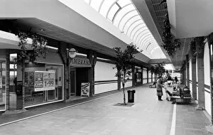 Images Dated 18th April 1986: Parkway shopping Centre in Coulby Newham, Middlesbrough. 18th April 1986