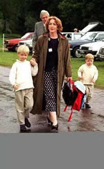 Images Dated 6th June 1995: Patricia Hodge actress and family arrive at the Alfred Dunhill Queens Cup Polo in