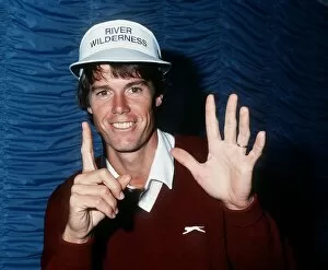Paul Azinger golfer holding up six fingers July 1987