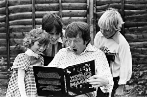 Paul Daniels doing tricks for children - Martin (15), Lucy (6) and Nicky (9) Paul Daniels doing tricks for children - Martin (15), Lucy (6) and Nicky (9)