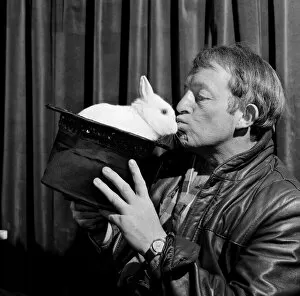 Images Dated 27th November 1985: Paul Daniels with his pet rabbit Starsky. 27th November 1985