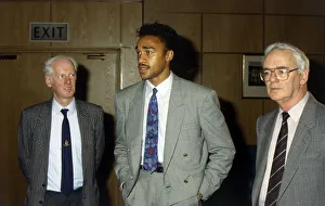 Paul Elliott with Celtic football directors July 1989 Paul Elliott with Celtic football directors July 1989