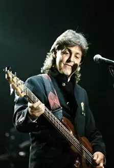 Images Dated 27th September 1989: Paul McCartney, singer, former members of the Beatles & Wings
