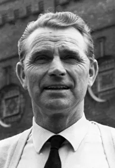 00244 Gallery: Peter Doherty one of the greatest inside forwards in football