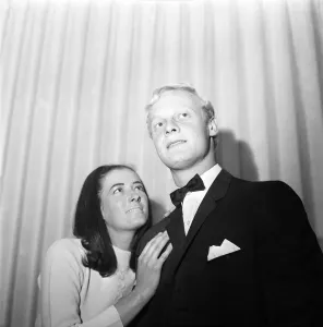 Peter Mellor, Burnley goalie and male model October 1969 Z10480 Peter Mellor, Burnley goalie and male model October 1969 Z10480