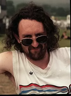 Images Dated 1st June 1999: Phil Kay at T in the Park wearing dark sunglasses June 1999