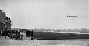 Images Dated 12th January 1970: Photographers on the apron awaiting the arrival of the first Boeing 747