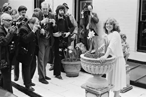 Picture show photographers taking photos of Elaine Paige Picture show photographers taking photos of Elaine Paige