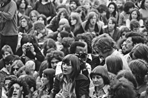 Picture shows the huge audience at London Hyde Park for a concert by Don Mclean - America Picture shows the huge audience at London Hyde Park for a concert by Don Mclean - America
