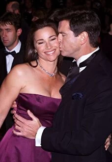 Images Dated 22nd November 1999: Pierce Brosnan arrives for the European Charity premier of The World Is Not Enough at
