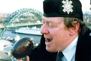 Piper Derek elliott samples a locally grown haggis in January 1994 Piper Derek elliott samples a locally grown haggis in January 1994
