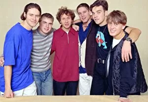 Images Dated 30th September 1993: Pop group Take That pose for a group photograph. September 1993