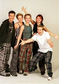Images Dated 26th March 1999: Pop group Steps March 1999