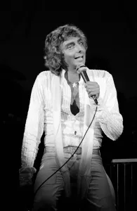 Pop singer Barry Manilow performing in Hollywood, USA. October 1978 Pop singer Barry Manilow performing in Hollywood, USA. October 1978