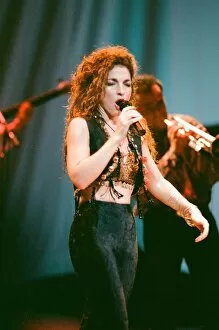Images Dated 24th September 1989: Pop singer Gloria Estefan performing on stage during a concert in Britain 24th