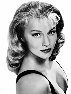 00140 Gallery: Portrait of Linda Christian March 1962