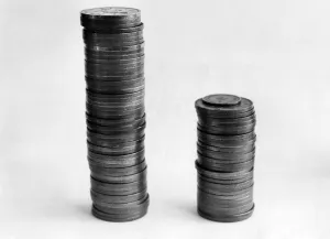 The pound's value reached a new low today. The values since December 1971 are shown The pound's value reached a new low today. The values since December 1971 are shown
