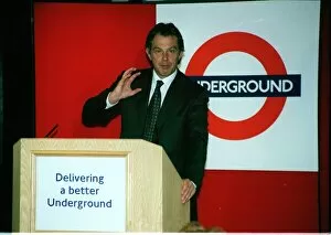 Images Dated 22nd July 1999: THE PRIME MINISTER JULY 1999 ADDRESSING THE MANAGERS OF THE UNDERGROUND