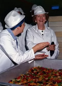 Images Dated 7th September 1989: prime Minister Margaret Thatcher at the Dundee factory of James Keiller and Son