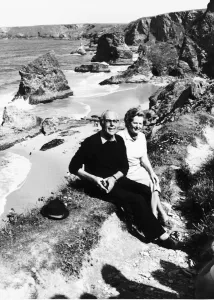 Images Dated 12th August 1981: Prime Minister Margaret Thatcher and her husband Denis enjoy a holiday in Cornwall
