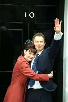 PRIME MINISTER TONY BLAIR AND CHERIE BLAIR WAVE TO THE CROWDS AS THEY PREPARE TO ENTER PRIME MINISTER TONY BLAIR AND CHERIE BLAIR WAVE TO THE CROWDS AS THEY PREPARE TO ENTER