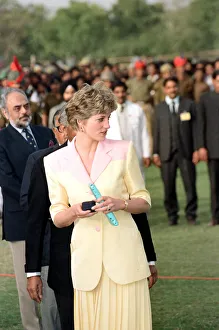 Images Dated 13th February 1992: Prince Charles and Princess Diana visit India in February 1992