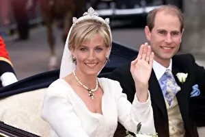 Images Dated 19th June 1999: Prince Edward Royal Wedding 1999 Prince Edward and Sophie Rhys Jones leave