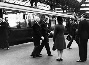 Images Dated 8th February 1973: Prince Philip, Duke of Edinburgh visits Salford University