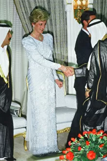 Images Dated 15th November 1986: Prince and Princess of Wales, Middle East Tour November 1986
