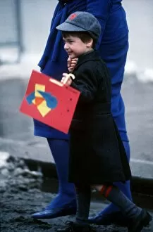 Images Dated 15th January 1987: Prince William arriving at his first day at school