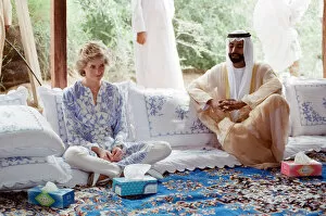 Images Dated 15th March 1989: Princess Diana attends a picnic in the desert at Al Ain