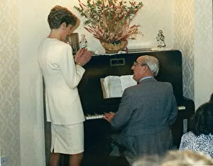 Images Dated 3rd April 1991: Princess Diana, HRH The Princess of Wales, claps and applauds the sing a along