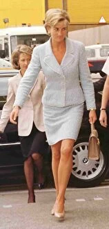 Images Dated 16th June 1997: Princess Diana leaves Londons Heathrow Airport for Washington on the latest phase of