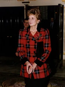 Images Dated 10th November 1993: Princess Diana presents awards to children at the Dr. Barnardos '