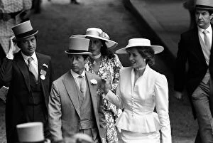 Images Dated 17th June 1986: Princess Diana with Prince Charles and Oliver Hoare and his wife Diane at Ascot