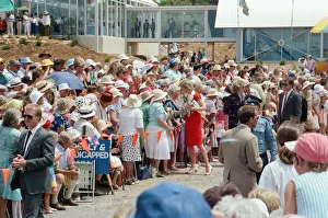 Images Dated 29th January 1988: Princess Diana and Prince Charles on their overseas visit to Australia for