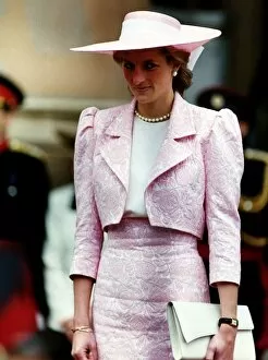 Images Dated 8th June 1989: Princess Diana receives the Freedom of the Borough of Northampton as she returns to her