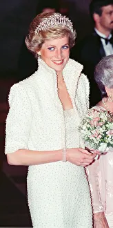 Images Dated 8th November 1989: Princess Diana visit To Hong Kong as part of their Far East tour