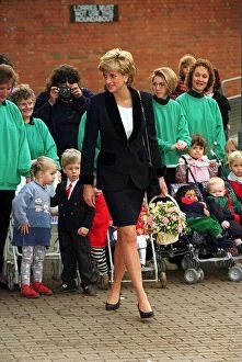 Images Dated 14th November 1995: Princess Diana visiting Broadmoor Hospital in Crowthorne