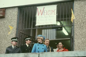 Princess Diana Gallery: Princess Diana visits the people of Easterhouse in Glasgow. Scotland